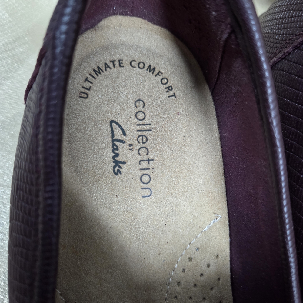 Clarks Women's Textured Maroon Loafers - Picture 3 of 9